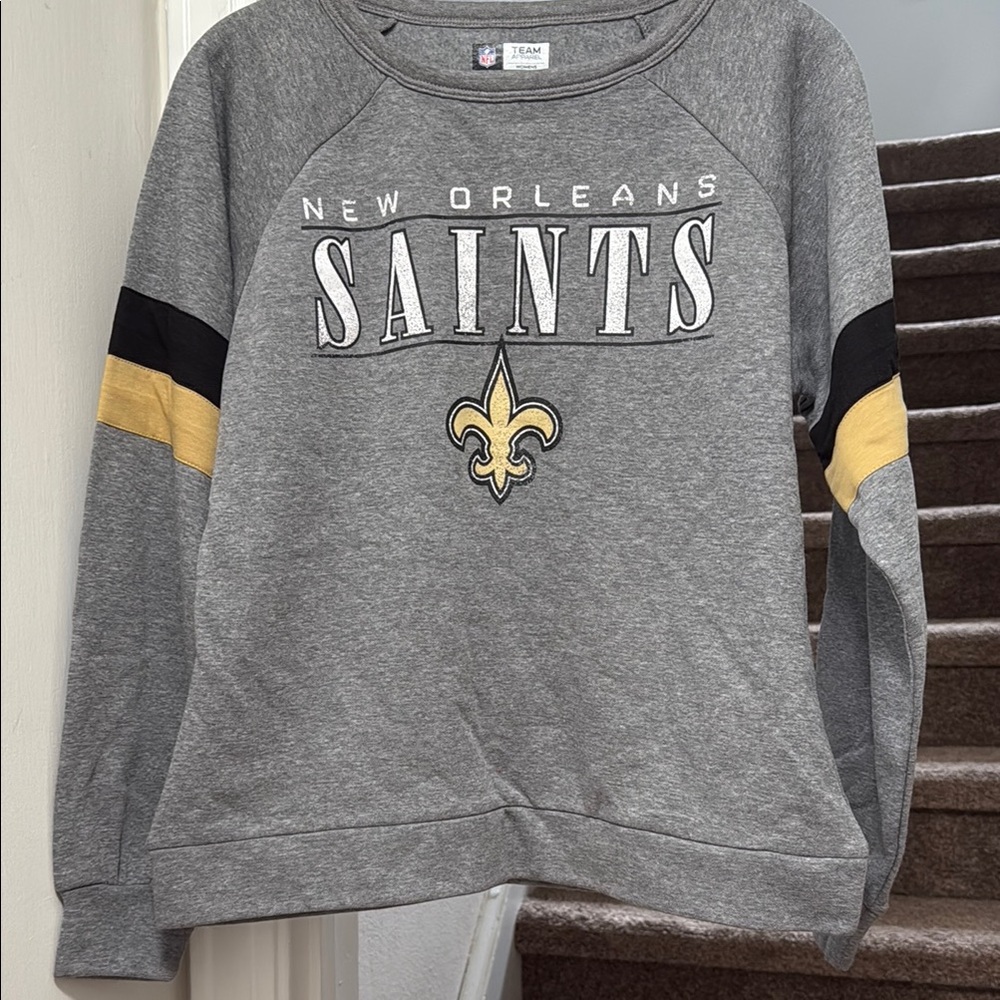 Team Apparel Women's New Orleans Saints Gray NFL Crewneck Sweatshirt